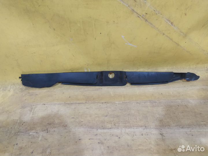 Пыльник крыла правый VW tiguan 1 Фольксваген