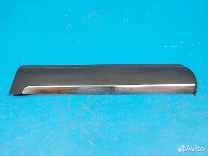 Молдинг двери задней левой volkswagen Touareg 1 (7