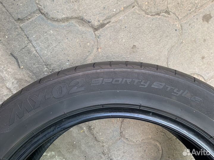 Bridgestone MY-02 Sporty Style 215/55 R17 94V