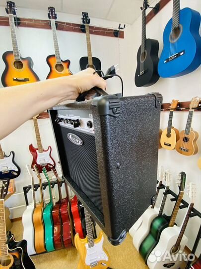 Комбоусилитель 25 ватт