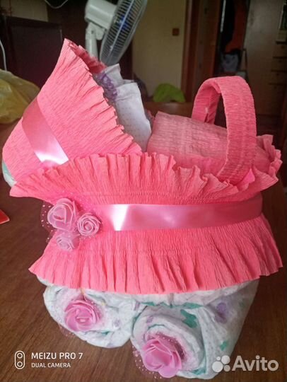 Коляска с памперсами для девочки