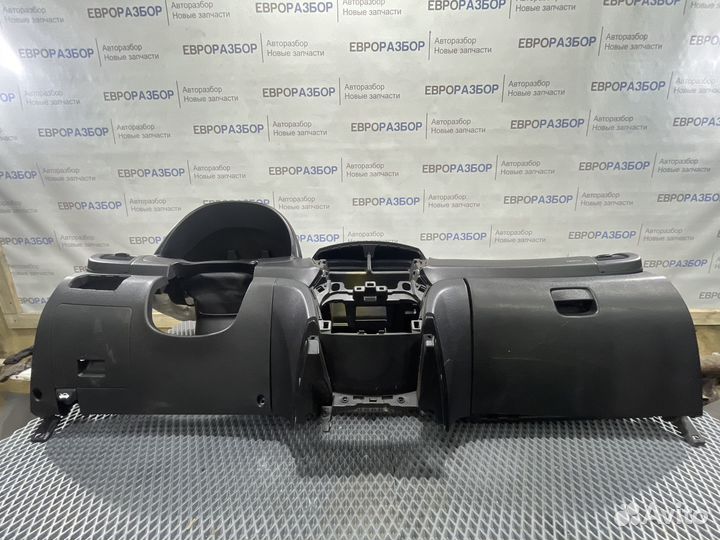 Торпедо Hyundai Solaris 2010-2017