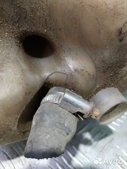 Бачок расширительный Audi А80 седан 1.8