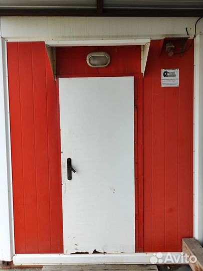 Комплекс из 2 бытовых помещений