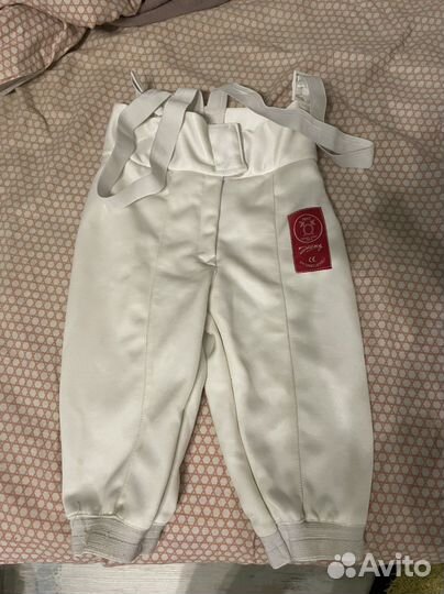 Фехтовальный костюм (куртка,штаны,набочник)