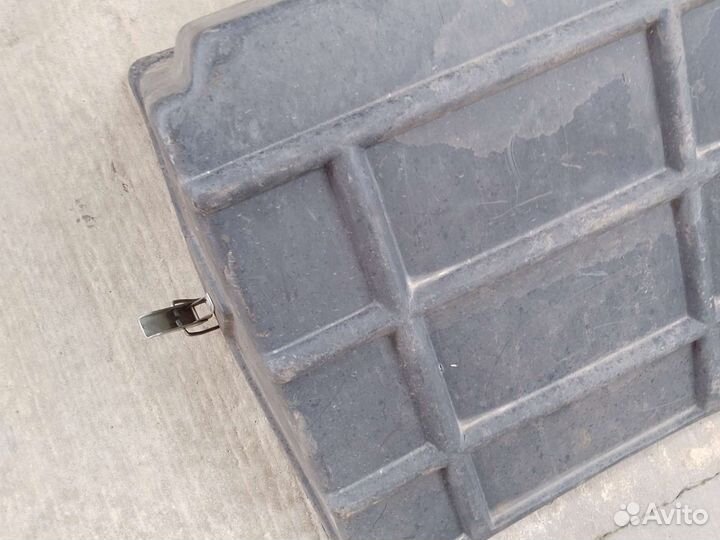 Крышка на аккумуляторы камаза