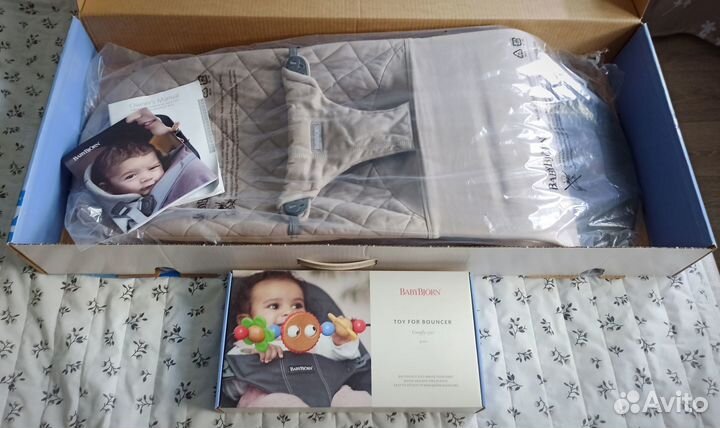 Кресло-шезлонг BabyBjorn Bliss, игрушка, чехлы