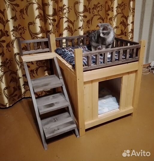 Домик для кошки или маленьких пород собак