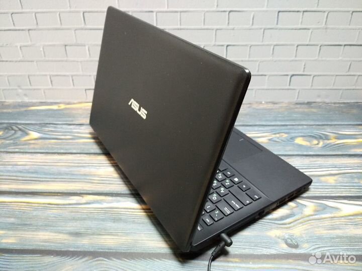 Тонкий asus celeron/2гбозу/500гб только на зарядке