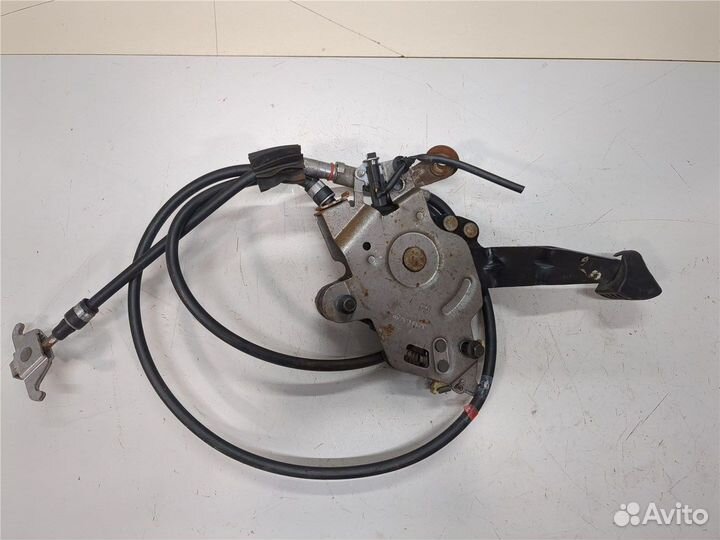 Педаль ручника Mitsubishi Endeavor, 2011