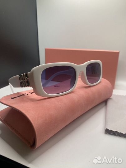 Солнцезащитные очки женские miu miu