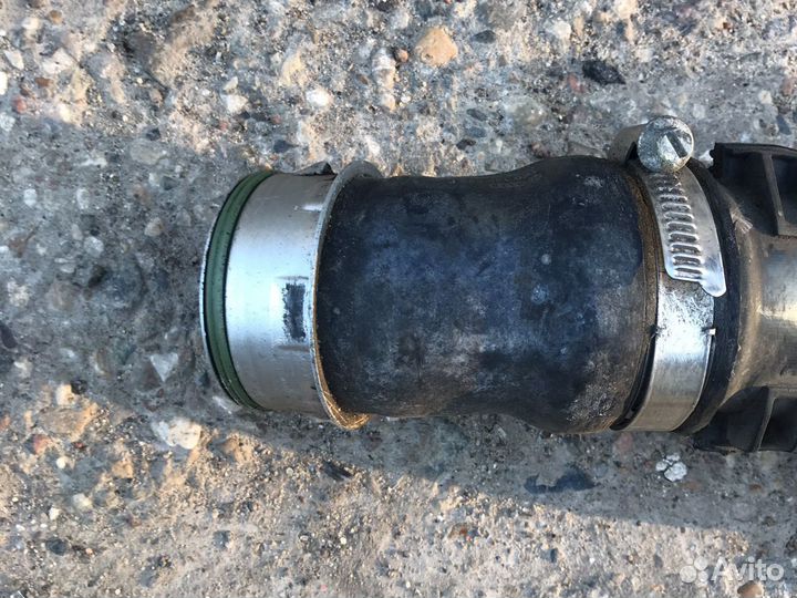 Патрубок интеркулера шкода суперб 2