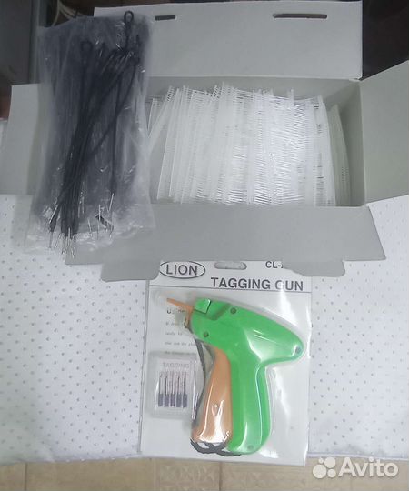 Пистолет для одежды и 100шт. подвесок для цеников