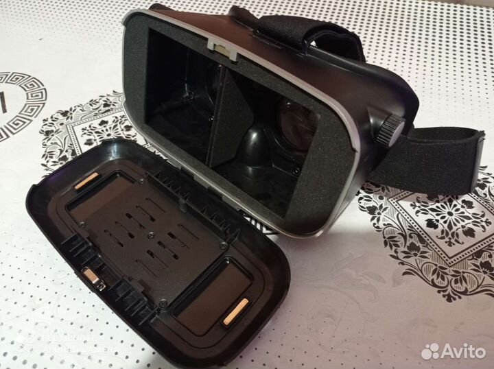 Очки виртуальной реальности для телефона
