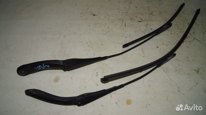 Поводок + щётка стеклоочистителя F комплект (правы