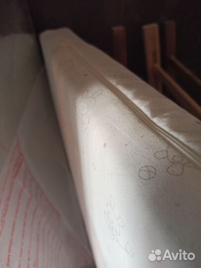 Детская кроватка с матрасом