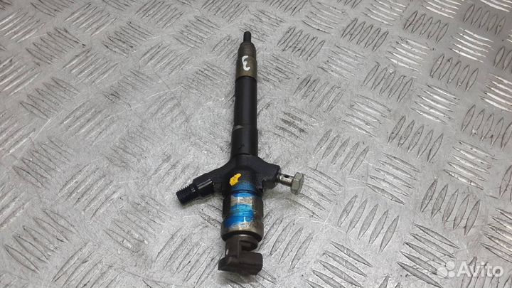 Форсунка топливная Mitsubishi L200 4 2010 1465A041