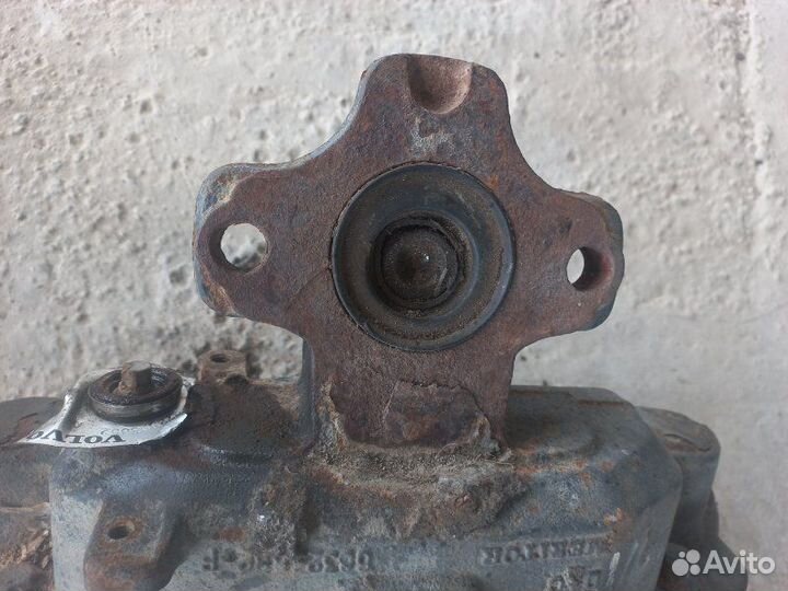 Суппорт тормозной передний правый Volvo Fh 2015