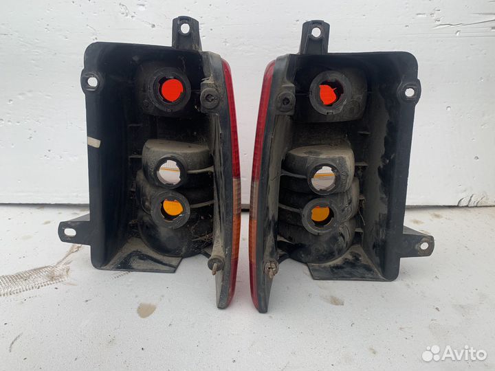 Задние фонари Jeep Grand Cherokee zj