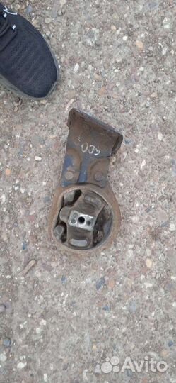 Подушка двигателя ваз 21099