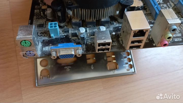 Материнская плата с процессором и памятью