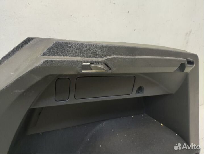 Обшивка багажника задняя правая Volkswagen Tiguan