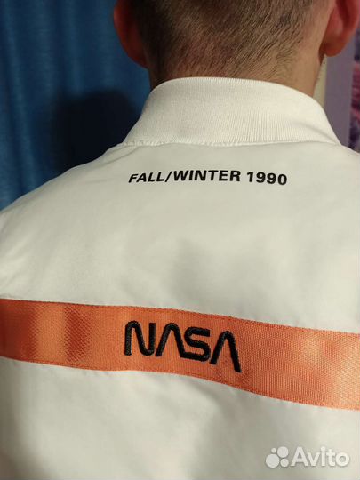 Продаю мужскую куртку