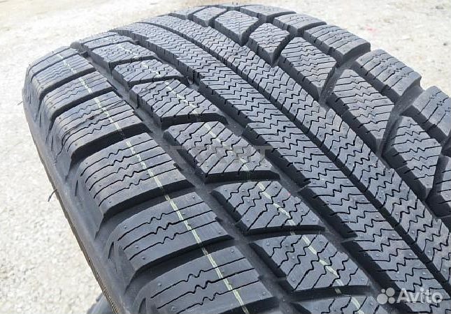 Triangle TR777 215/55 R16 97V