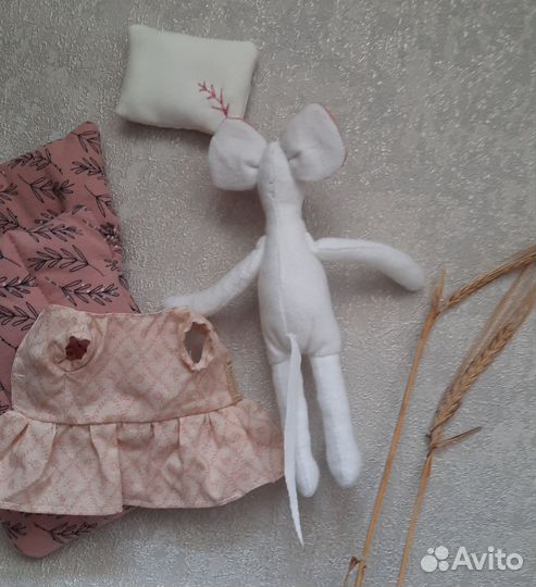 Игрушка мягкая,мышка в кроватке,новая,подарок