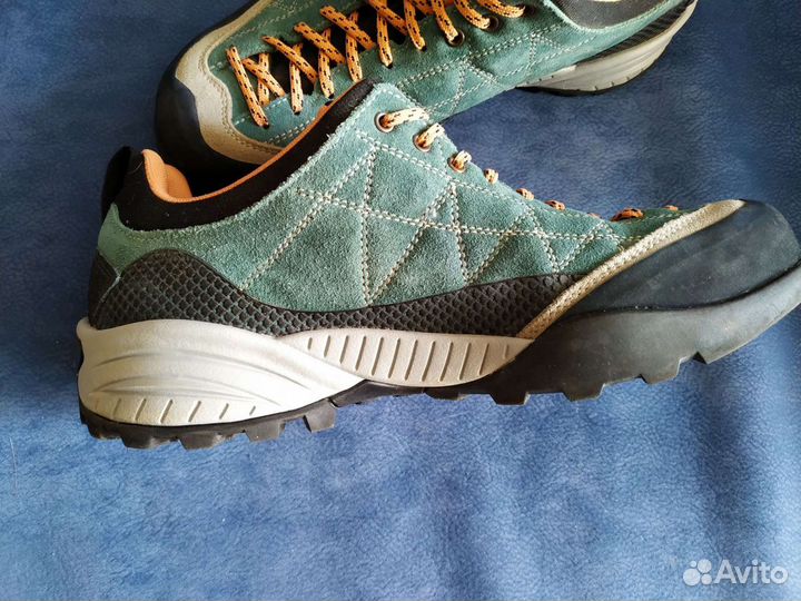 Треккинговые женские ботинки Scarpa Zen Pro