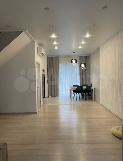 4-к. квартира, 101 м², 2/2 эт.