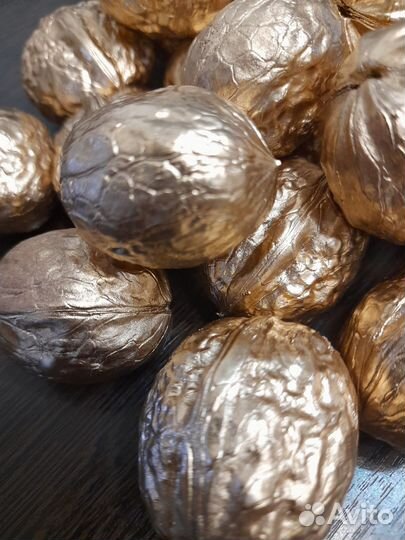 Орех новогодний с талисманом и предсказанием