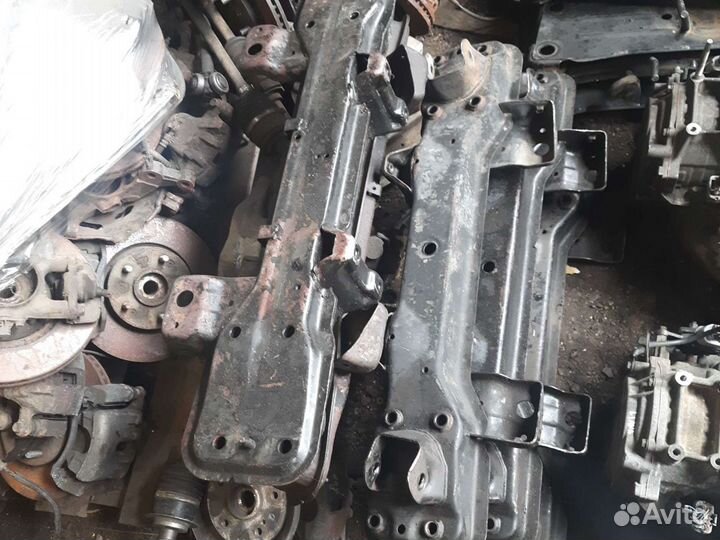 Сузуки гранд витара передний подрамник балка