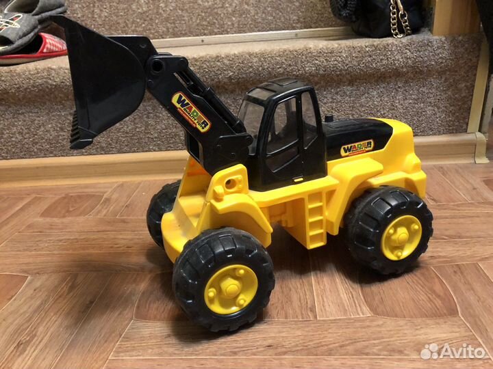 Детские игрушки трактор