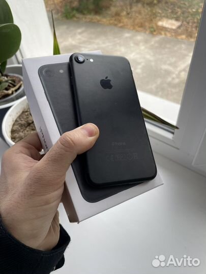 iPhone 7, 32 гб