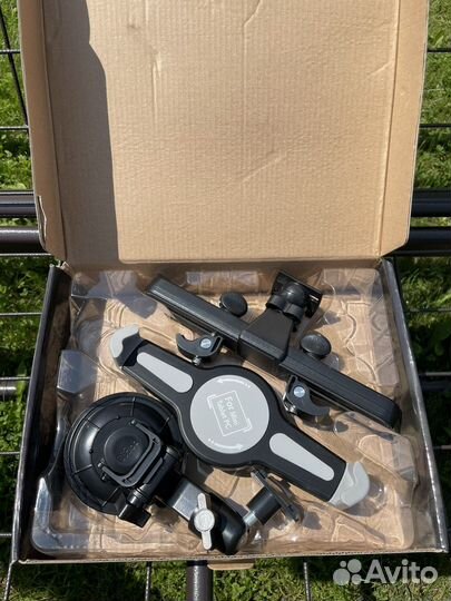 Автомобильный держатель для планшета