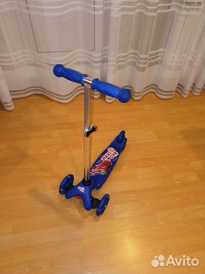 Самокат детский трехколесный
