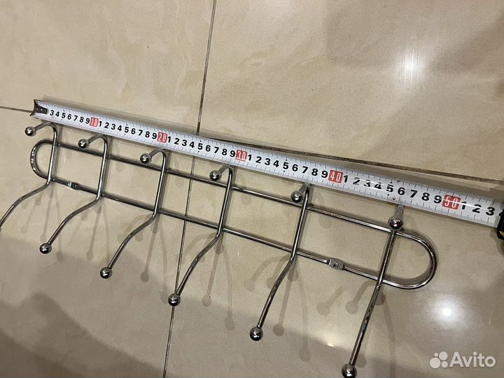 Вешалка настенная металлическая