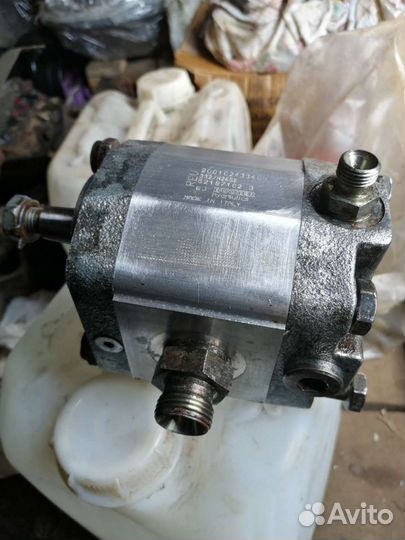 Гидомотор привода вентилятора jcb 332/H2659