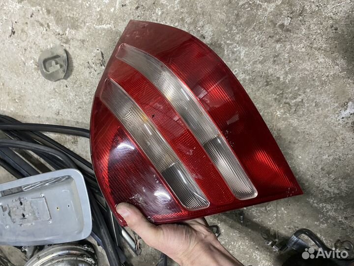 Задний стоп фонарь Mercedes w220