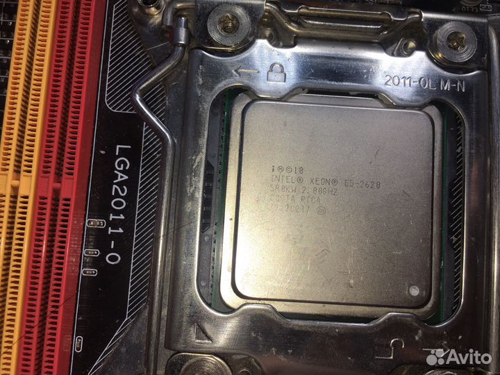 Материнская плата с процессором