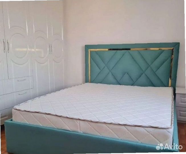 Кровать с подъемным механизмом двуспальная