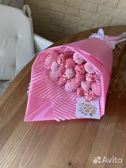 Клубника в шоколаде букеты