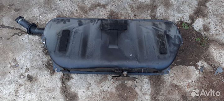 Продам бак топливный mercedes 190 w201