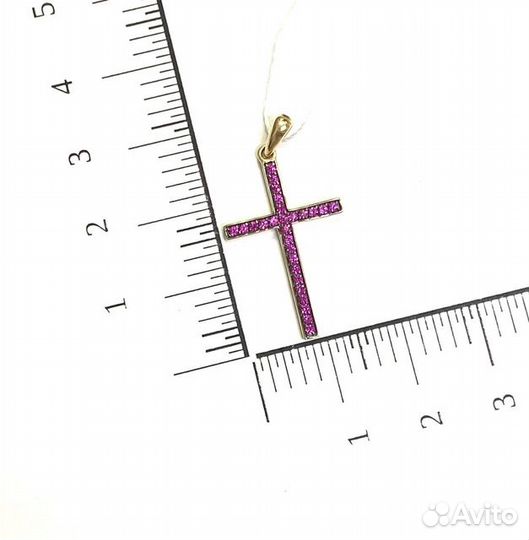 Золотая подвеска с камнем