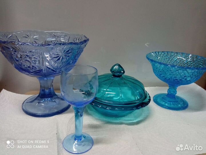 Вазы старинные синего стекла