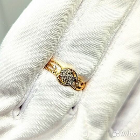 Золотое кольцо с фианитом 17р