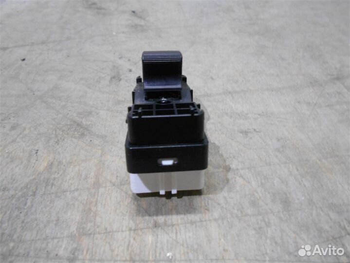 Кнопка стеклоподъемника от Mazda Mazda 3 (BL) 200