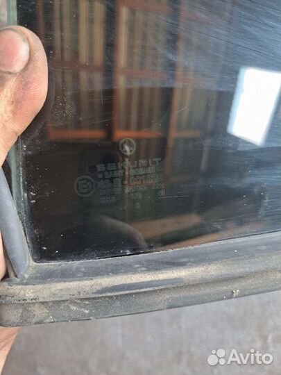 Стекло заднее на Mercedes W210