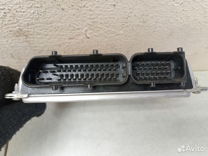 Блок управления двигателем 4D0907551F